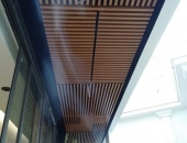 Trang trí không gian bằng gỗ nhựa ốp trần cao cấp